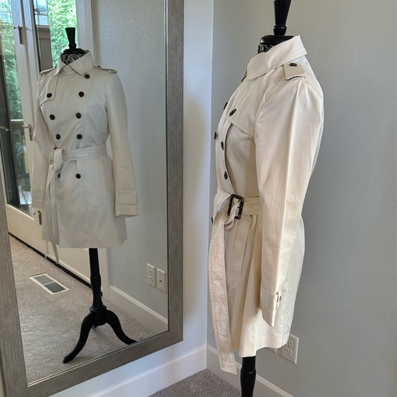 Banana Republic Rain coat, Camel/Beige Double breasted Medium - Picture 6 of 10